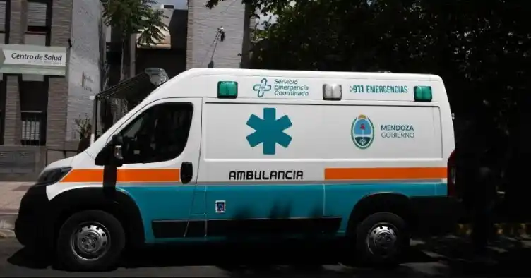 Mendoza: resbaló por la lluvia con su hija en brazos y cayeron desde un balcón