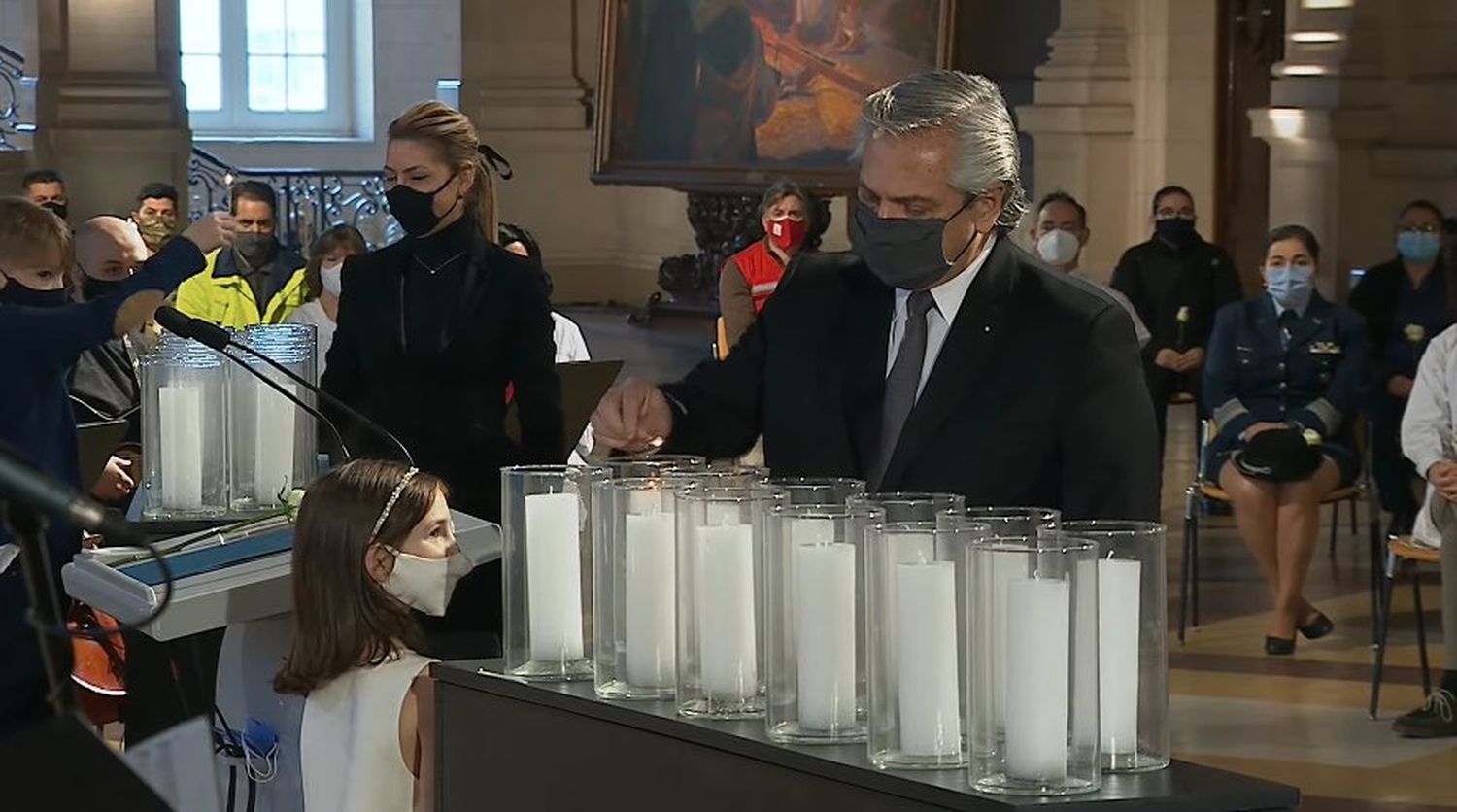 Alberto Fernández brindó un homenaje a los fallecidos por COVID-19