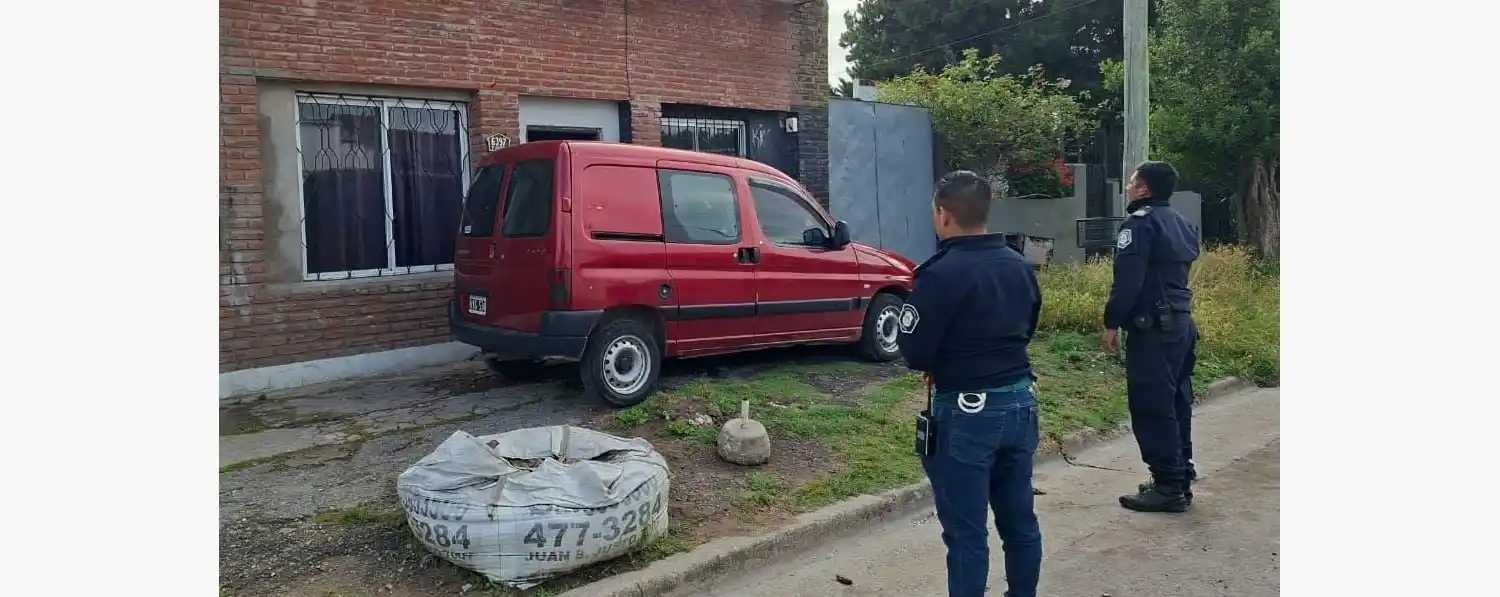 En el domicilio secuestraron un vehículo y cuatro celulares.
