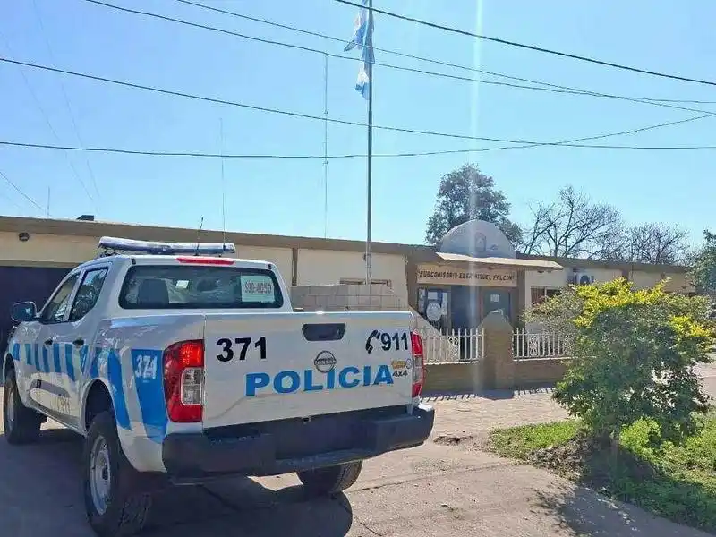 Amenazó de muerte a su padre y terminó detenido junto a su pareja