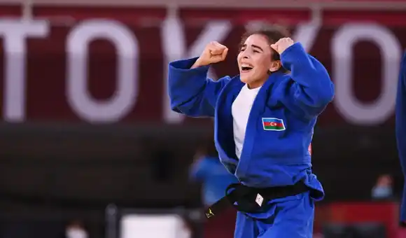 Escándalo en el judo paralímpico: despojan del oro a Shahana Hajiyeva por fingir ceguera