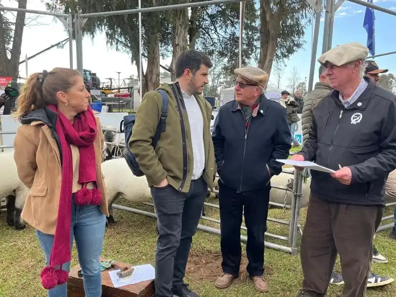 Chiarella recorrió la muestra, acompañando al sector productivo.