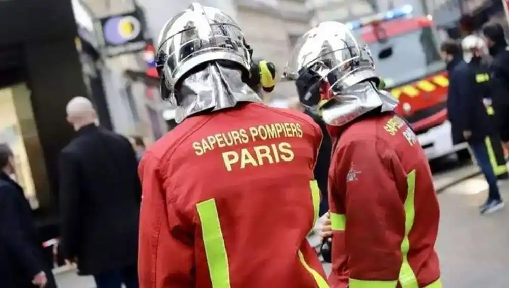 Un incendio en el centro de París deja al menos tres muertos