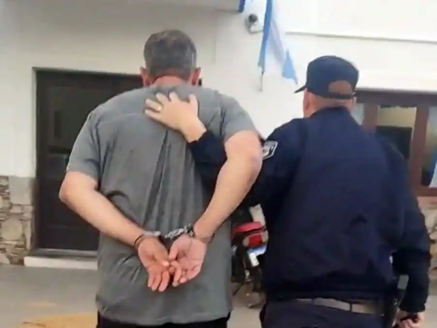 Traslado. De un hombre aprehendido por la Policía