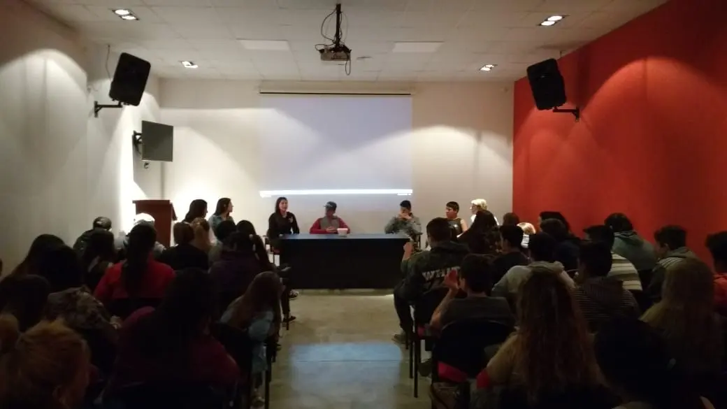 Presentan video realizado en San Cayetano sobre el Envión