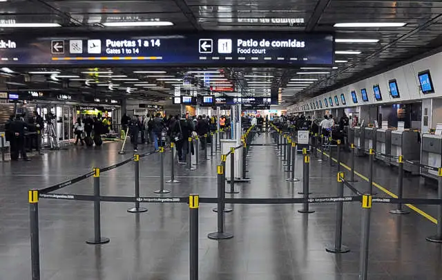 Vacaciones: Qué documentos se precisan para viajar al exterior