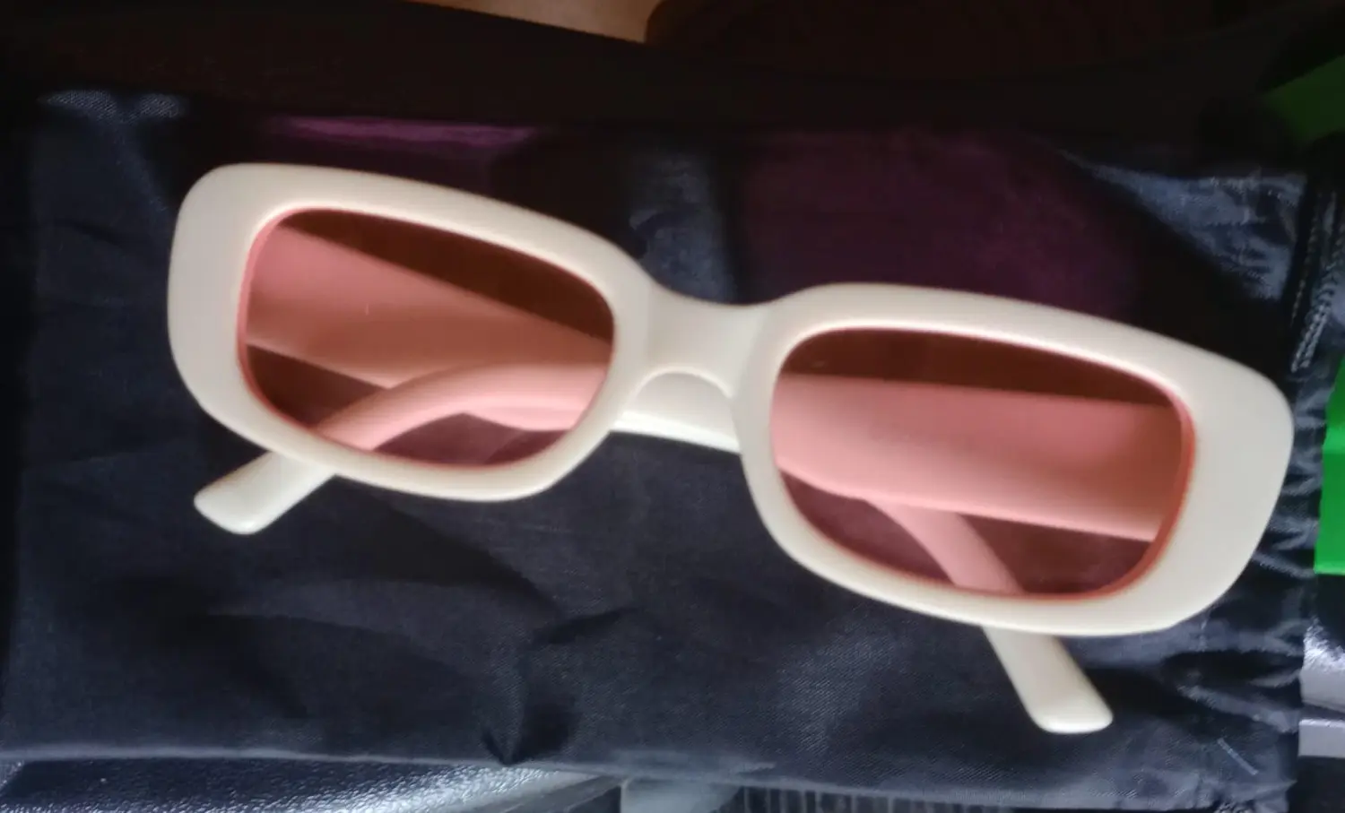 Hallaron lentes en la vía pública