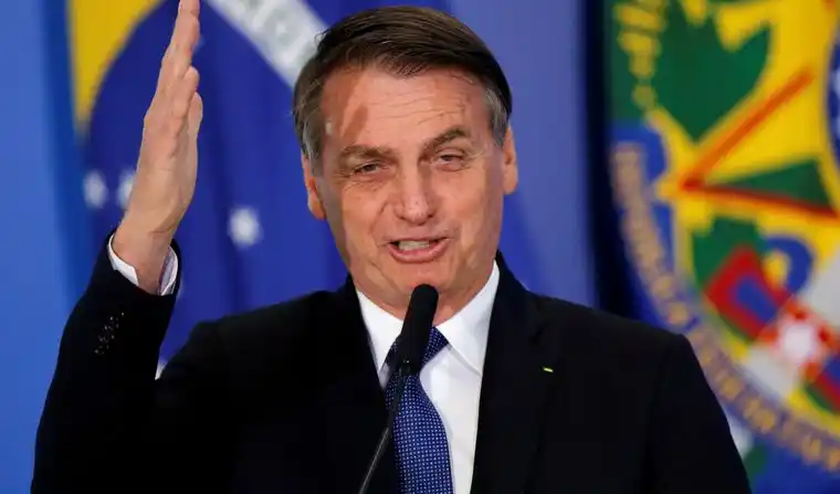 El presidente Bolsonaro lanzó un insulto homofóbico a un periodista