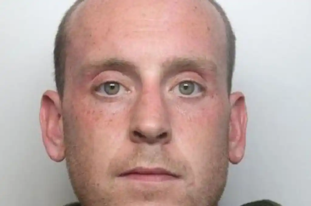 Inglaterra: mató a su tío, lo desmembró y se lo dio de comer a los animales