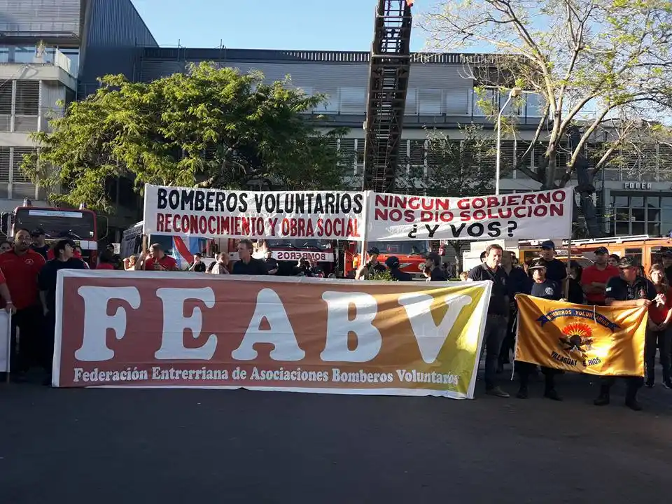 Bomberos voluntarios reclaman el tratamiento del proyecto de ley que presentaron en marzo del año pasado