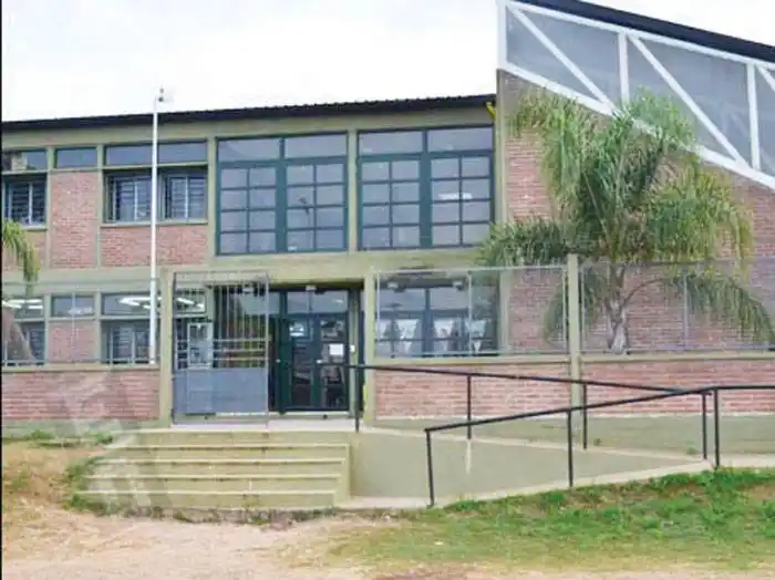 Denuncian que cerraron cursos y dejarían sin estudio a alumnos y sin trabajo a docentes 