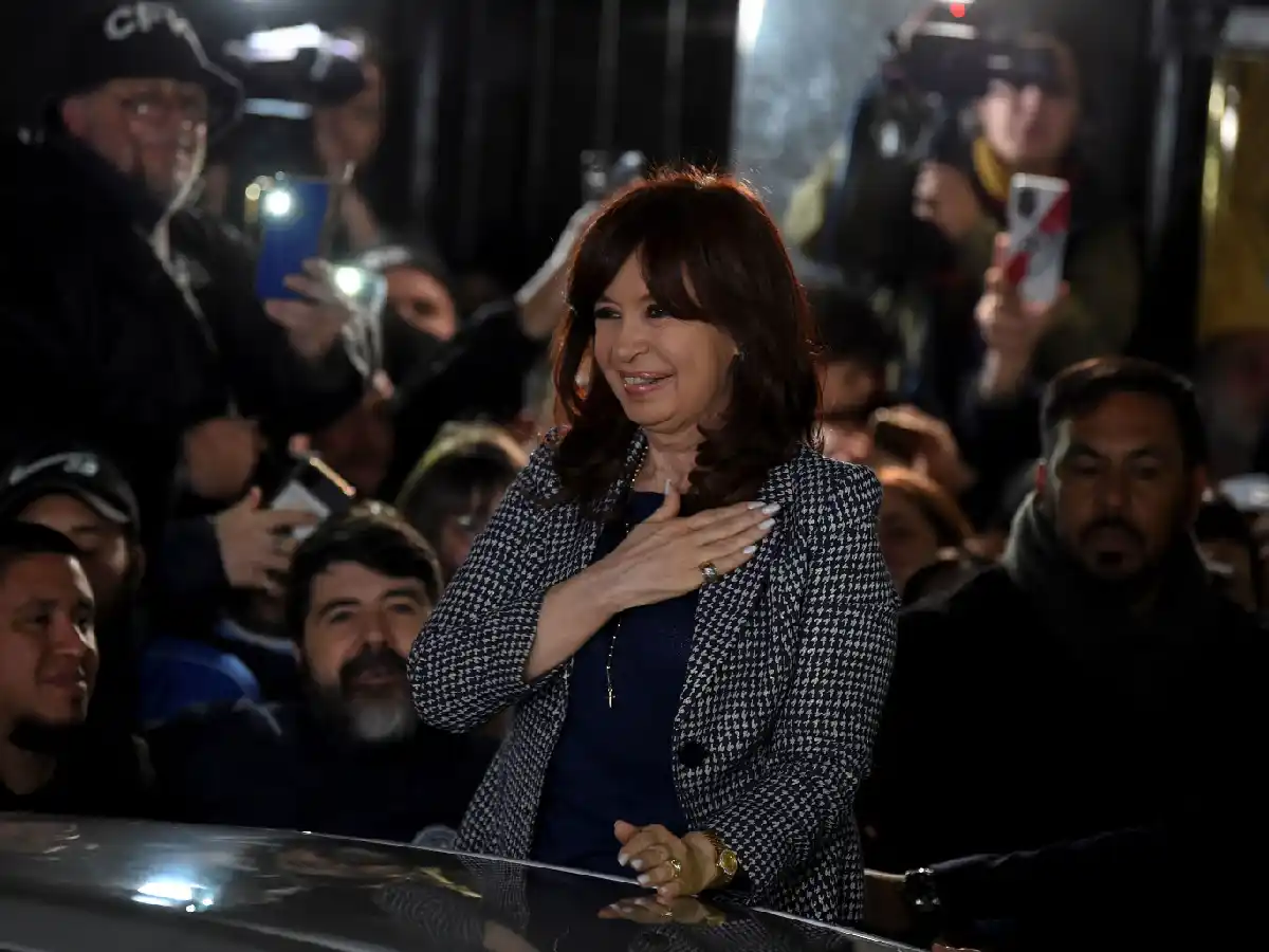 Aseguran que Cristina Kirchner "está bien, está fuerte y tranquila" tras el intento de atentado