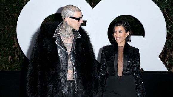¡TREMENDO SUSTO! Hacen cirugía fetal de emergencia a Kourtney Kardashian