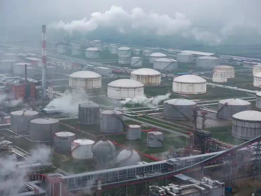 La única refinería de Serbia cerrará por las sanciones estadounidenses a la empresa energética controlada por Rusia