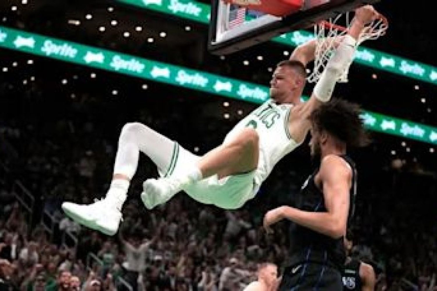 Boston Celtics venció a Dallas en el primer juego de la gran la final de la NBA 