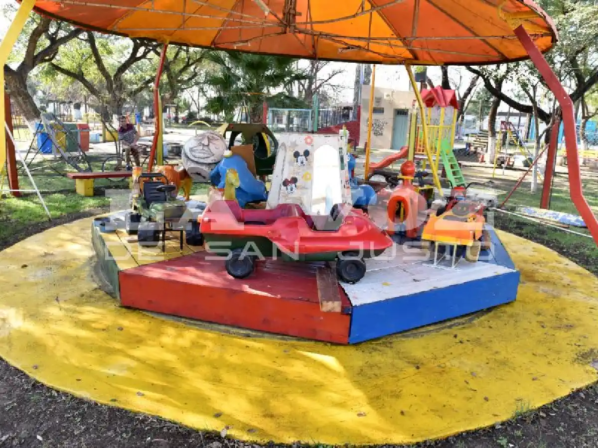 Los niños quieren festejar con la reapertura de la calesita de su barrio