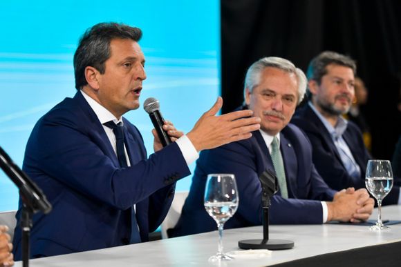 Los Polvorines: Alberto Fernández y Massa presentaron esquema de subsidios para servicios en clubes de barrio