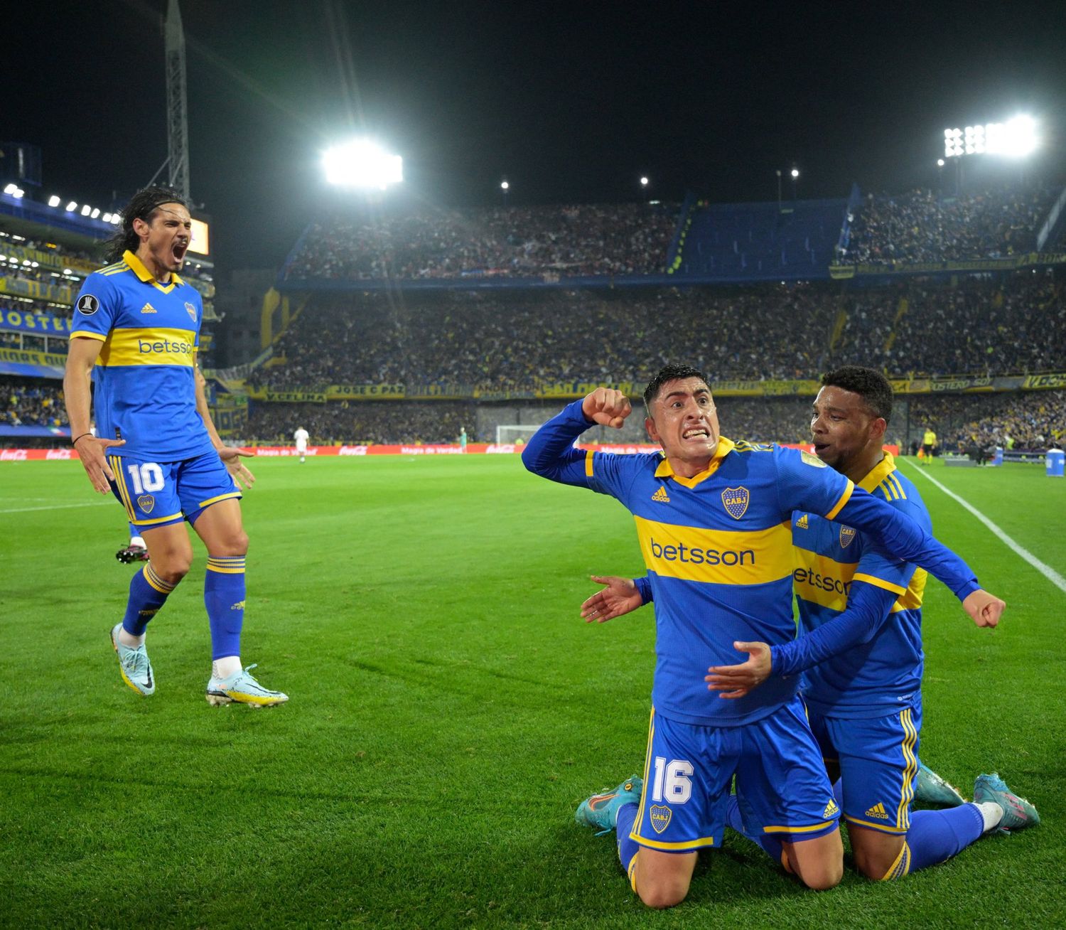 Boca sufrió hasta los penales para avanzar a cuartos de final