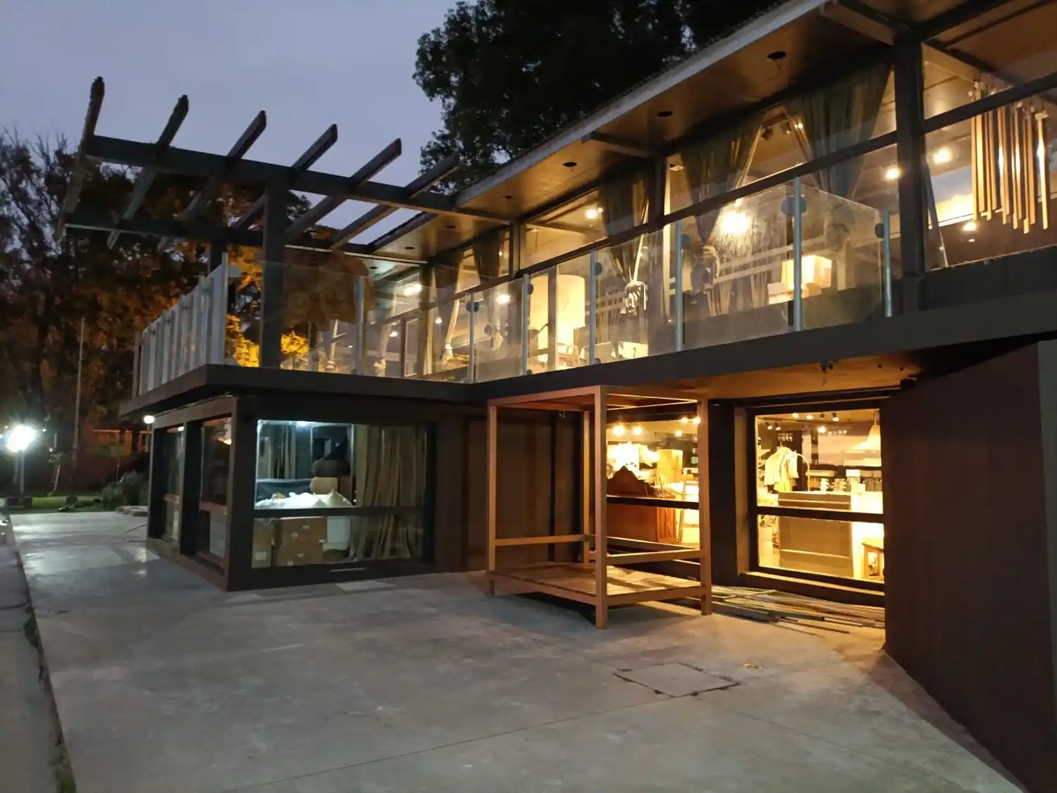 Temporada teatral: El Parador Laurel ofrece descuentos exclusivos para quienes disfruten de obras en el Brazzola