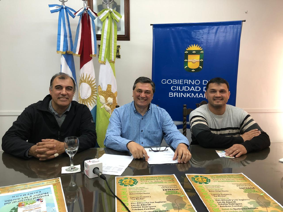 Noviembre a pura risa  y canto en Brinkmann  