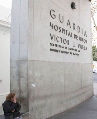 Un menor recibió un balazo en la puerta de su casa