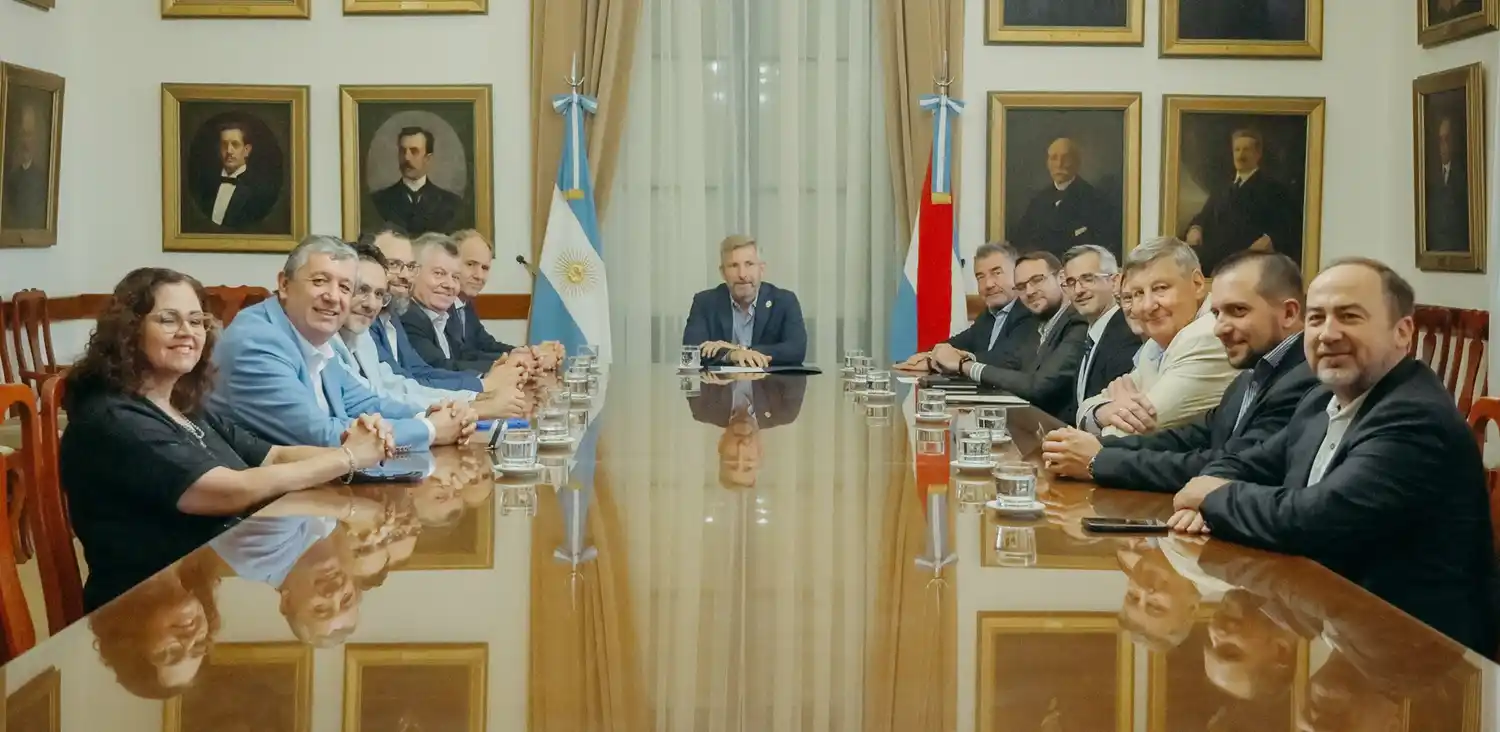 Frigerio entregó el decreto que habilita la personería jurídica a instituciones religiosas