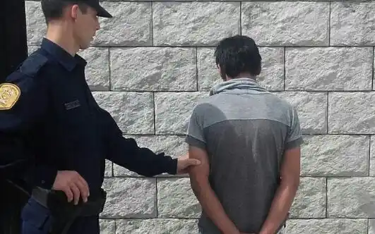 “El cubano” robó una moto y la escondió, pero lo descubrieron