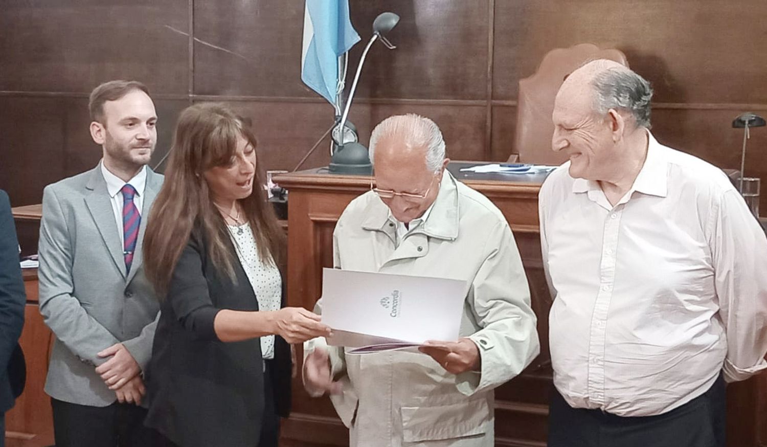 El Dr. Abel Albino, fundador de CONIN, recibió la declaración de Huésped de Honor