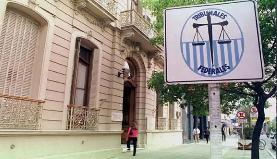 Presentan un hábeas corpus colectivo contra un DNU que amplía facultades de la SIDE