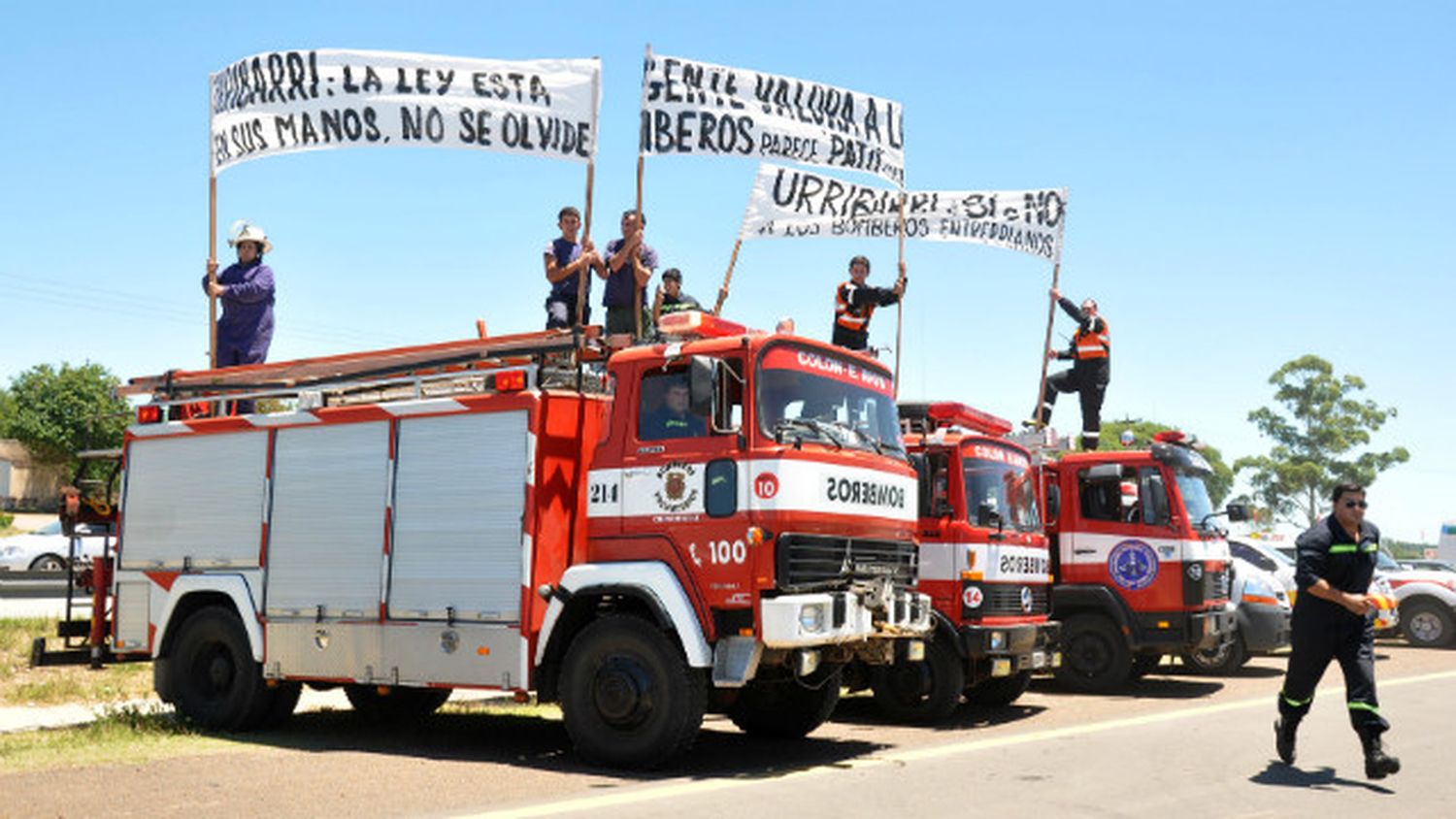 Bomberos entrerrianos se manifestaron en estado de alerta 
