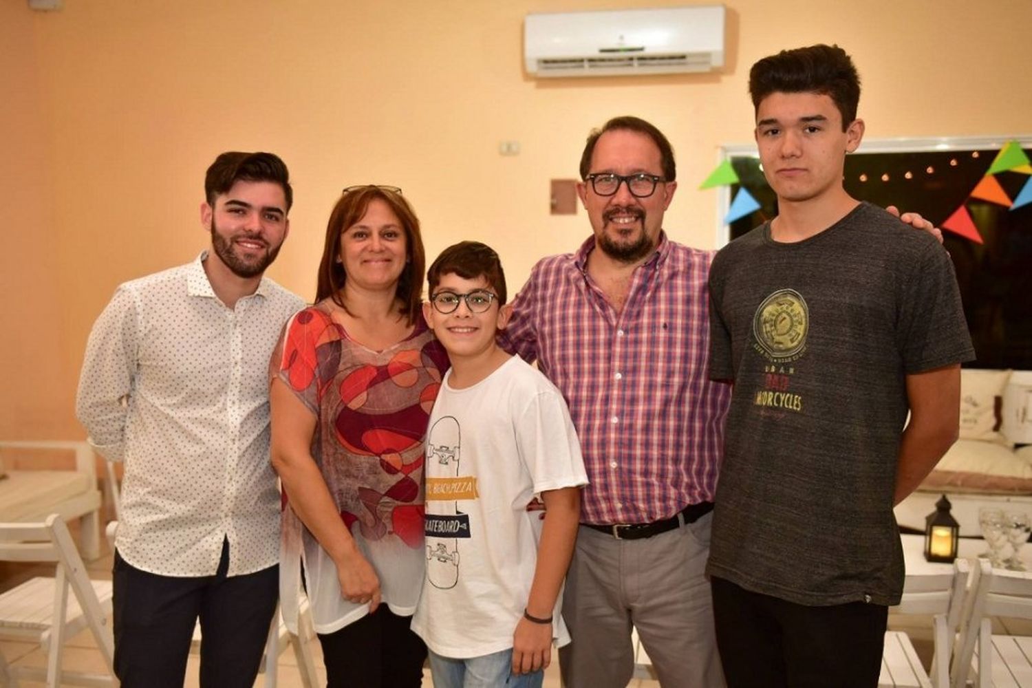 Gabriela Reynoso con su familia viven en el Valle de Aosca en Italia.