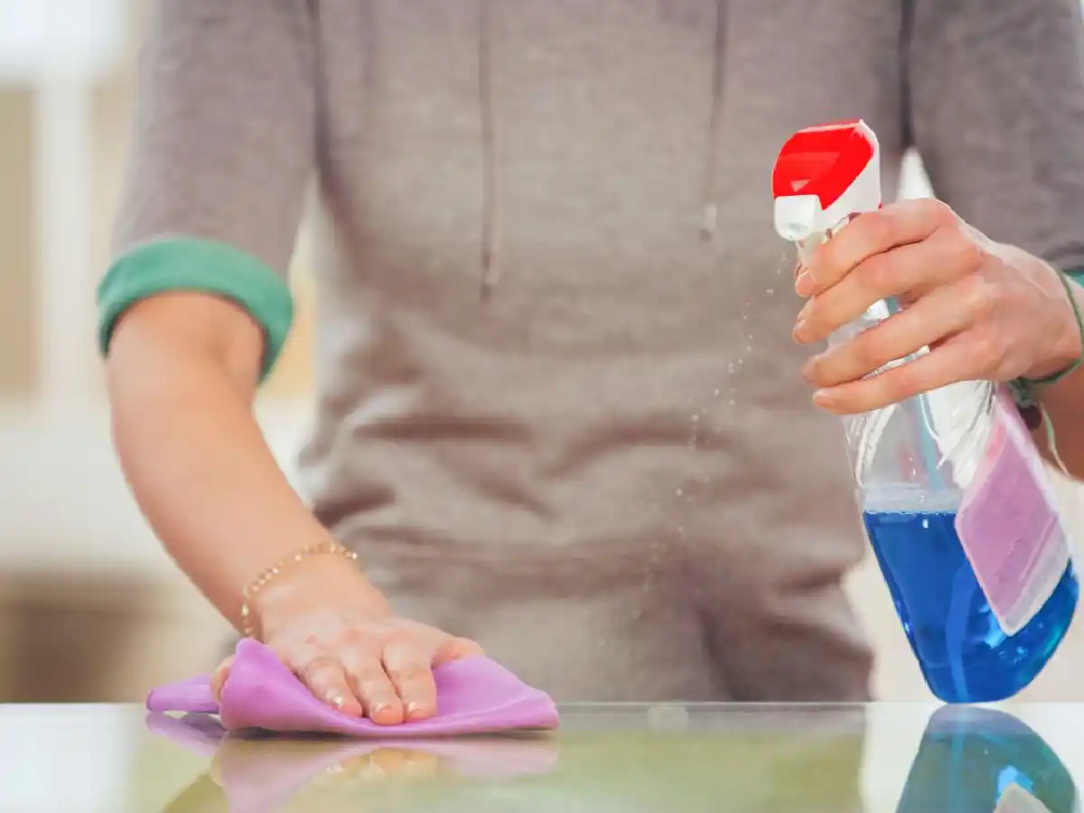 Aumento salarial del 36% en cuatro tramos para personal de casas particulares