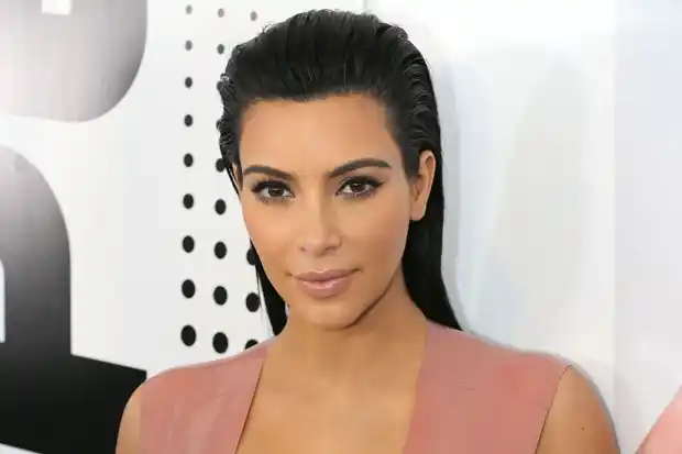 Gastó 30 mil dólares para parecerse a Kim Kardashian