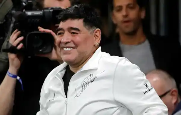 Diego Maradona sigue internado en Colombia