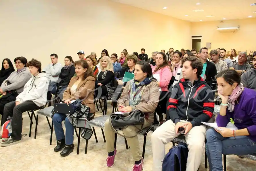 Participativa capacitación sobre redes sociales