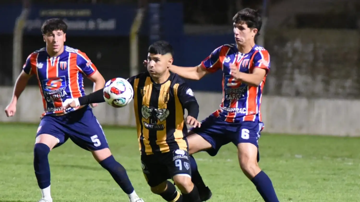 Santamarina jugará hoy y Ferro lo hará el domingo.
