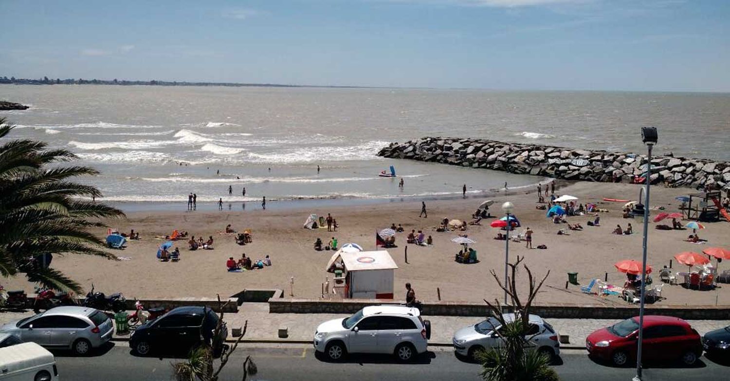 Un lunes de playa antes del regreso de la lluvia