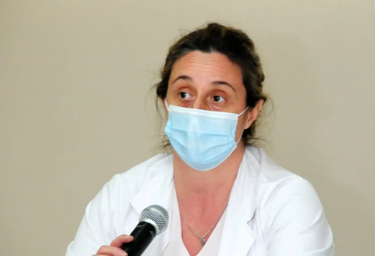 Jóvenes alcoholizados y ascenso de contagios, preocupaciones de la Guardia del Hospital