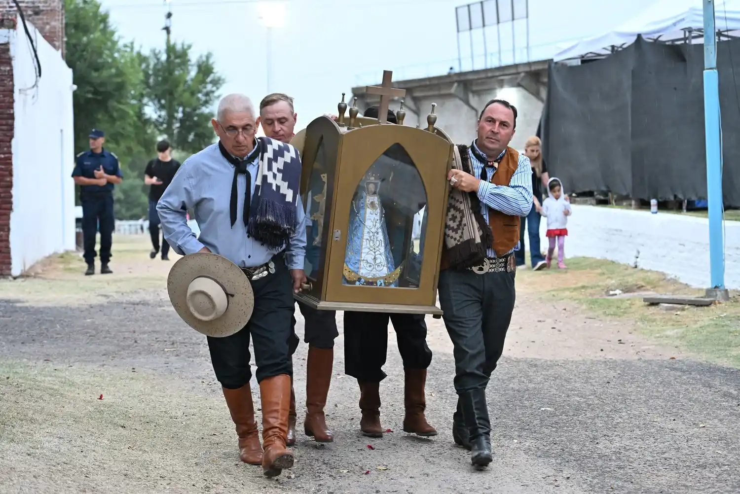 Se realizó la apertura del 54º Festival Nacional de Jineteada y Folclore de Diamante