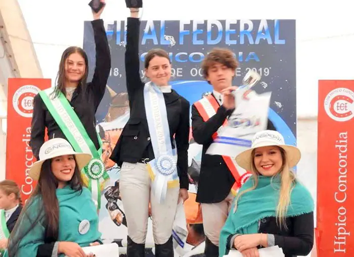 Notable tercer puesto en la Final Federal de saltos hípicos