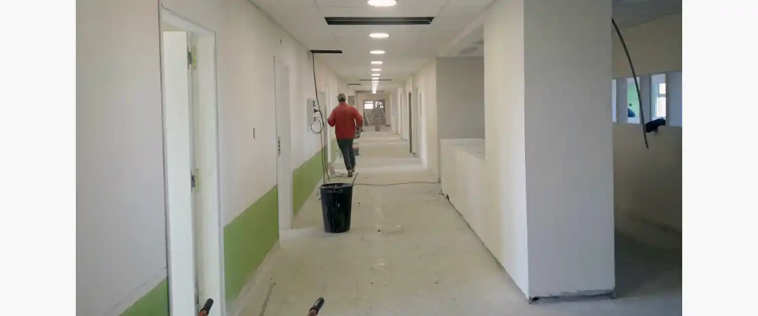 HIGA: el ministro de Salud bonaerense recorrió el final de las obras