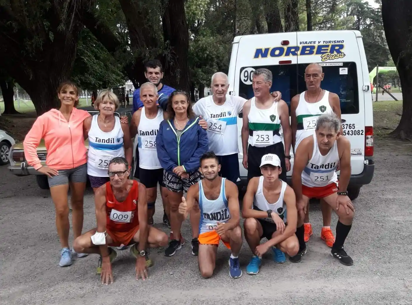 La delegación tandilense en Lobería.