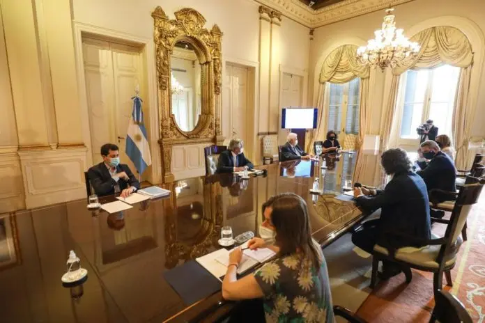 Coronavirus: comenzaron a analizar el operativo de vacunación