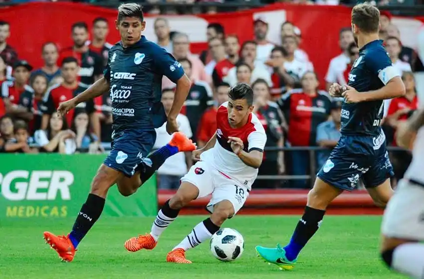 Sin ideas, Newell’s lo buscó pero no pudo con Temperley
