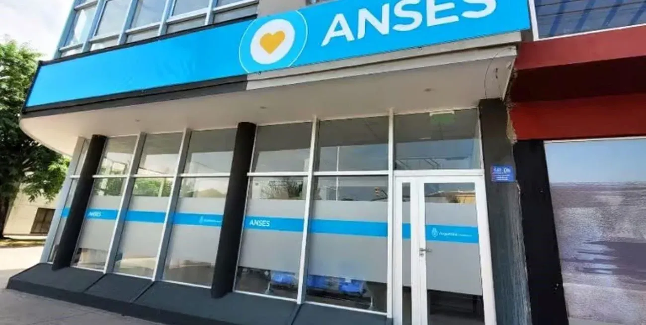 La oficina de Anses en Villa Ocampo es una de las que cierra sus puertas.