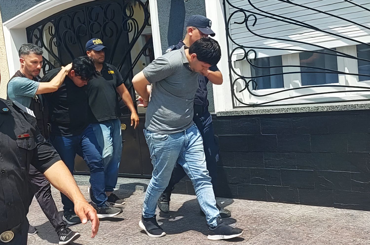 Los detenidos por el intento de robo en Reuterfin se negaron a declarar y Fiscalía remite todo al fuero Federal