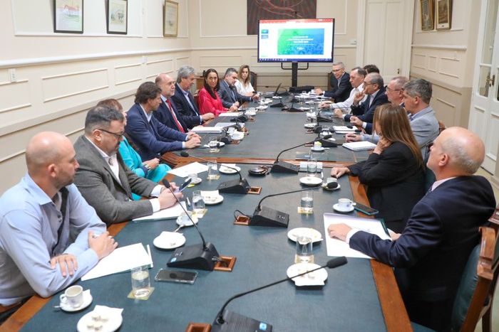 El gobernador sostuvo que “el sector agroindustrial es clave en la provincia de Santa Fe y la Argentina”; y que es necesario “tener un marco de acuerdo que nos permita una ley que la respalde con una política mínima a10 años”.