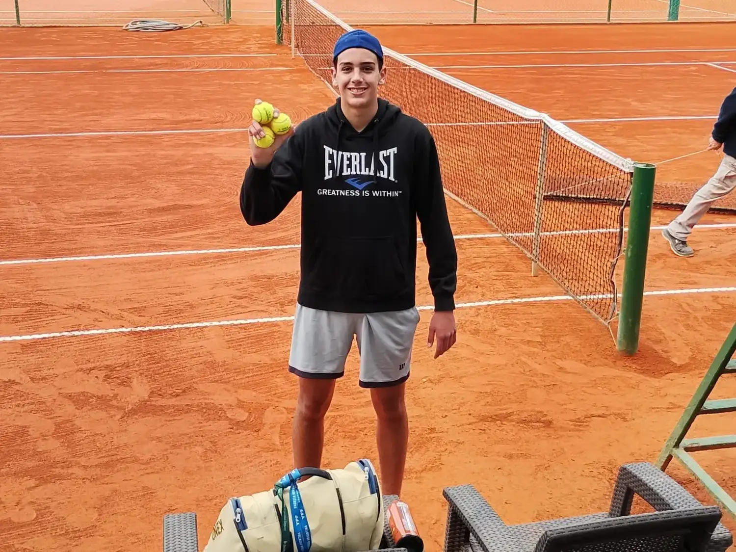 Luciano Cabaña se consagró campeón regional Sub 18 en singles y en dobles