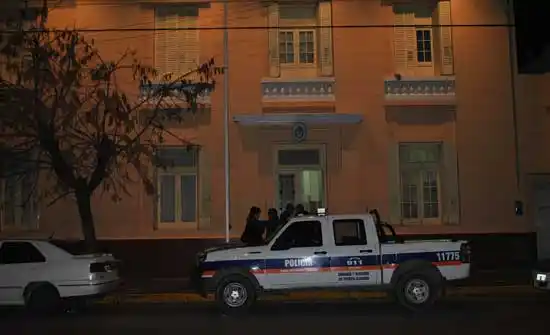 Olavarría: Piden que se separe al efectivo que disparó al joven que intentaba suicidarse