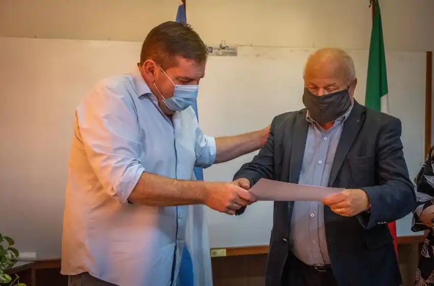 El municipio entregó un reconocimiento a Rafael Vitiello